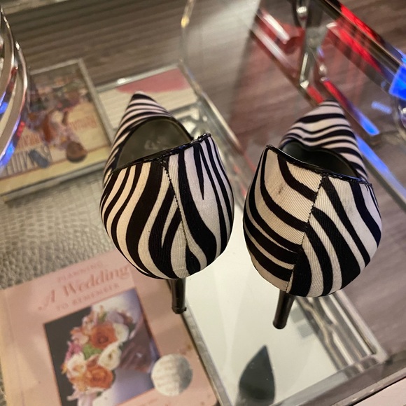 Guess Zebra Print Heels - Picture 8 of 9